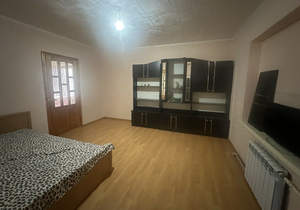 Дом 90м², 2-этажный, на длительный срок,