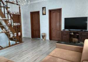 Дом 186м², 3-этажный, на длительный срок,