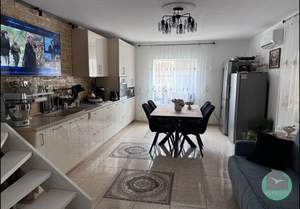 Дом 80м², 2-этажный, участок 3 сот.