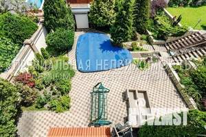 Дом 430м², 3-этажный, участок 14 сот.