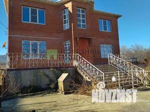 Дом 323м², 2-этажный, участок 10 сот.