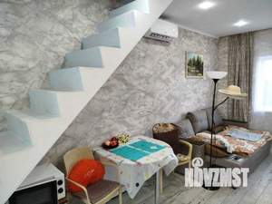 Дом 60м², 2-этажный, участок 8 сот.