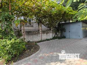 Дом 367м², 3-этажный, участок 1 сот.