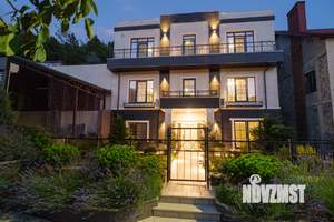 Коттедж 347м², 3-этажный, участок 5 сот.