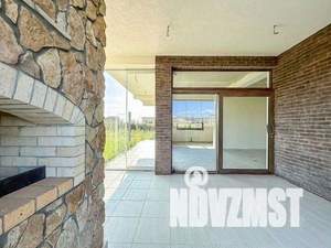 Дом 273м², 2-этажный, участок 10 сот.