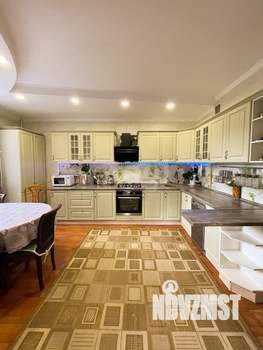 Дом 243м², 2-этажный, участок 3 сот.