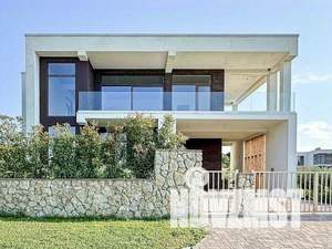 Дом 273м², 2-этажный, участок 10 сот.