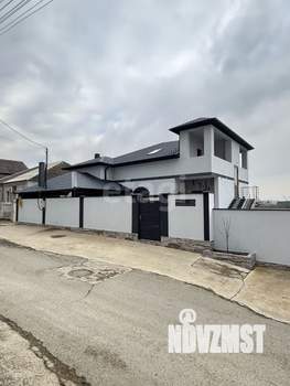 Дом 440м², 3-этажный, участок 4 сот.