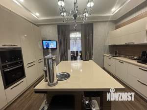 Дом 262м², 2-этажный, участок 7 сот.