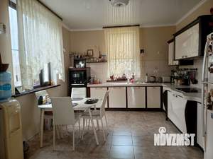 Дом 201м², 2-этажный, участок 10 сот.