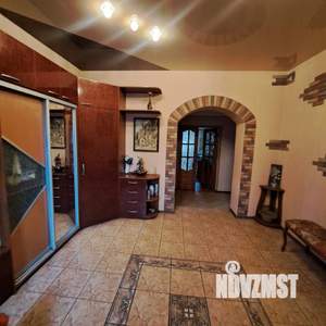 Дом 193м², 3-этажный, участок 5 сот.