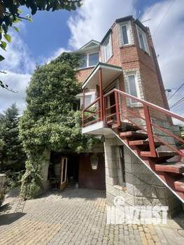 Дом 174м², 3-этажный, участок 6 сот.