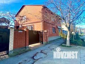 Дом 277м², 2-этажный, участок 4 сот.