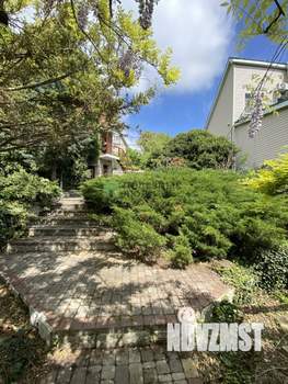 Дача 175м², 3-этажный, участок 6 сот.