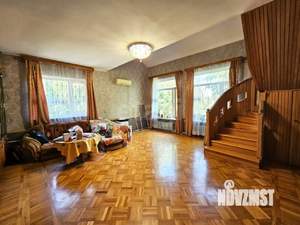 Дом 213м², 2-этажный, участок 8 сот.