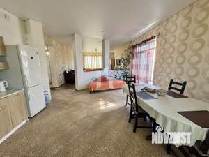 Дом 230м², 3-этажный, участок 6 сот.