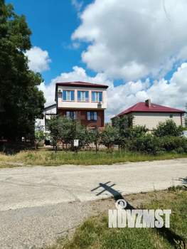 Дом 209м², 3-этажный, участок 8 сот.