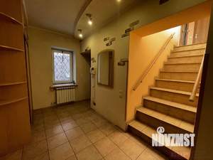 Дом 247м², 3-этажный, участок 3 сот.