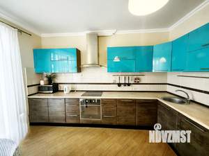 Дом 340м², 2-этажный, участок 6 сот.