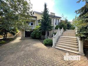 Дом 342м², 3-этажный, участок 12 сот.