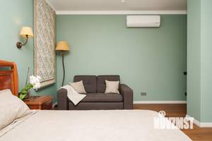 Коттедж 347м², 3-этажный, участок 5 сот.