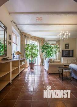 Таунхаус 178м², 2-этажный, участок 3 сот.