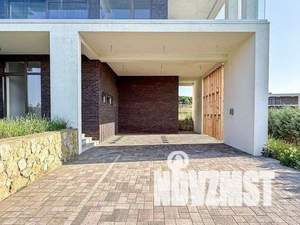 Дом 273м², 2-этажный, участок 10 сот.