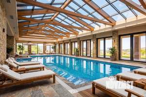 Дом 1394м², 2-этажный, участок 76 сот.