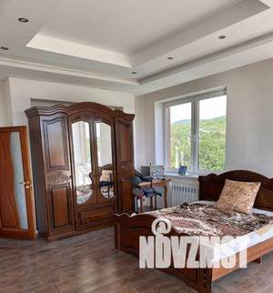 Дом 390м&sup2;, 3-этажный, посуточно, 