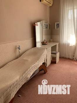 Дом 180м&sup2;, 3-этажный, посуточно, 