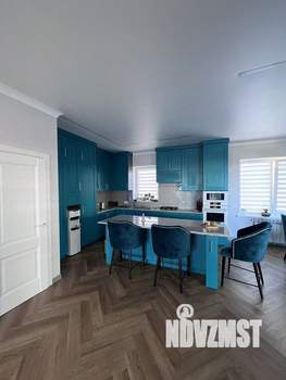 Дом 468м&sup2;, 3-этажный, на длительный срок, 