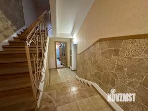 Дом 242м&sup2;, 3-этажный, на длительный срок, 