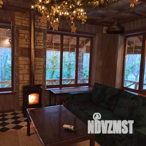 Дом 70м&sup2;, 2-этажный, посуточно, 