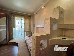 Дом 242м&sup2;, 3-этажный, на длительный срок, 