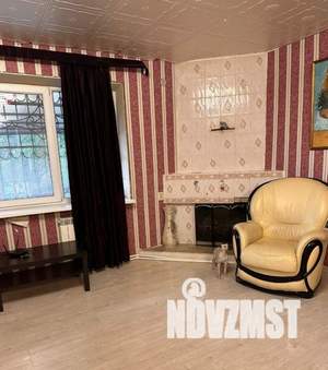 Дом 390м&sup2;, 3-этажный, посуточно, 