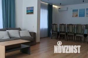 Дом 220м&sup2;, 3-этажный, посуточно, 