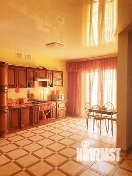 Дом 250м&sup2;, 2-этажный, на длительный срок, 