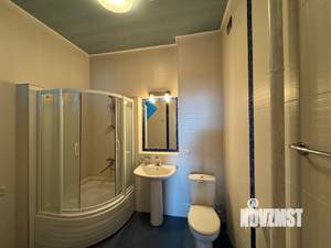 Дом 242м&sup2;, 3-этажный, на длительный срок, 