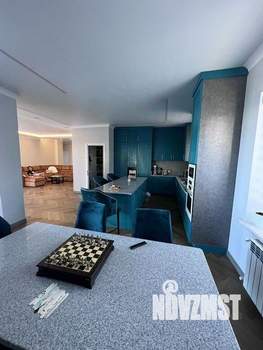 Дом 468м&sup2;, 3-этажный, на длительный срок, 