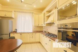 Дом 180м², 3-этажный, посуточно, 