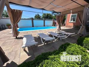 Дом 172м&sup2;, 2-этажный, посуточно, 