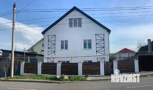 Дом 220м&sup2;, 3-этажный, посуточно, 