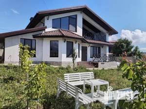 Дом 132м², 2-этажный, на длительный срок, 