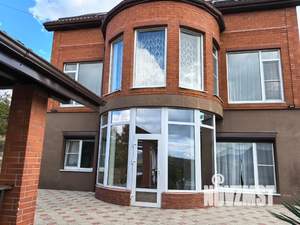 Дом 209м&sup2;, 3-этажный, посуточно, 