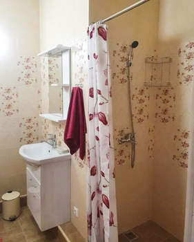 Дом 250м&sup2;, 2-этажный, на длительный срок, 