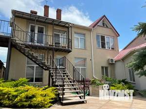 Дом 100м&sup2;, 3-этажный, посуточно, 