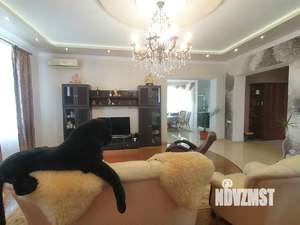 Дом 320м&sup2;, 2-этажный, на длительный срок, 