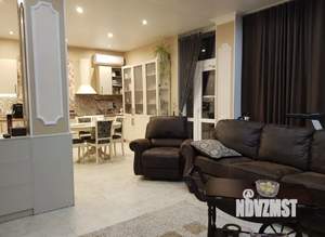 Дом 199м&sup2;, 2-этажный, на длительный срок, 