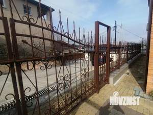 Дом 320м&sup2;, 2-этажный, на длительный срок, 