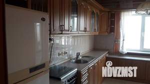 Таунхаус 100м&sup2;, 3-этажный, на длительный срок, 